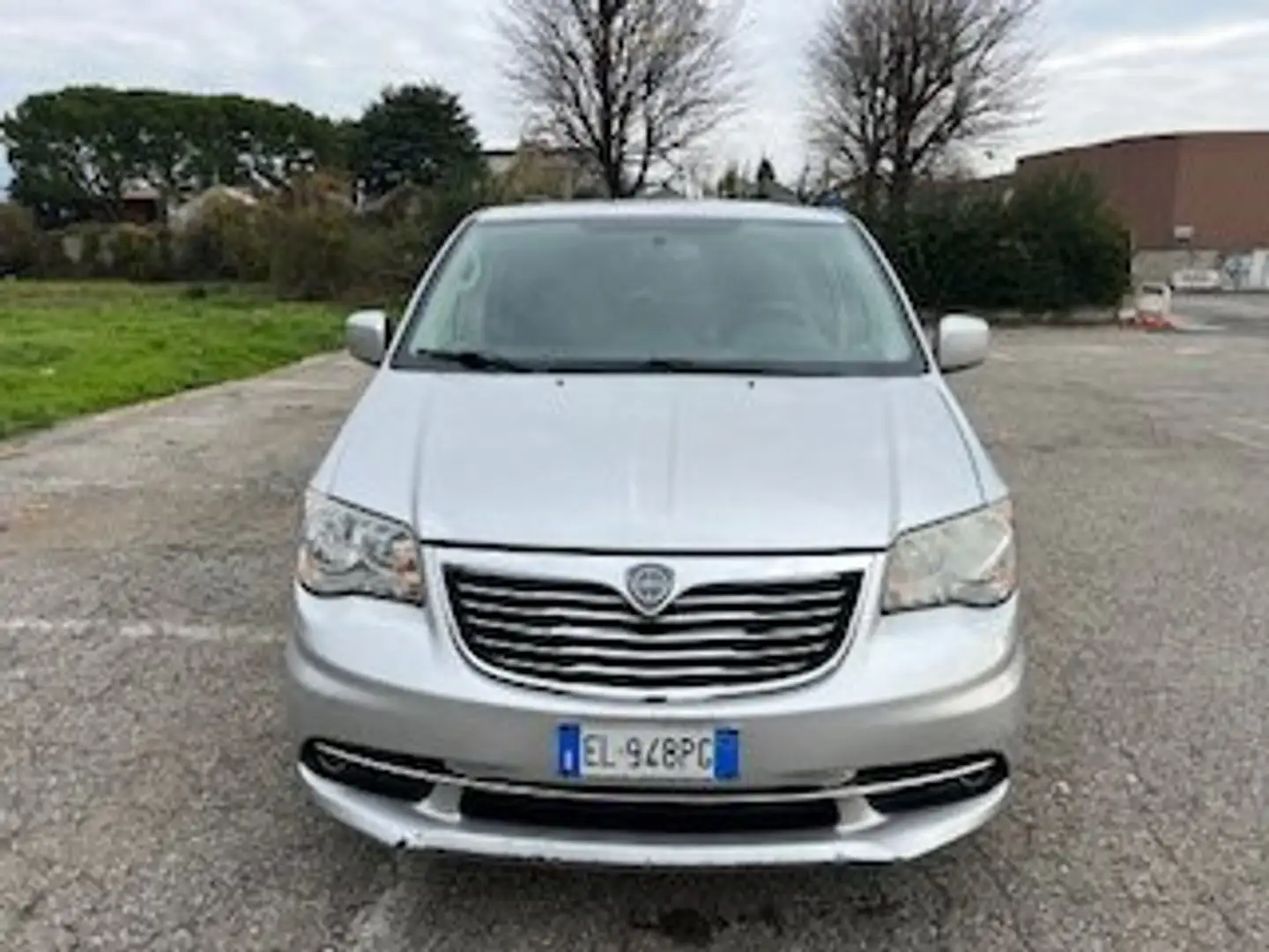 Lancia Voyager Voyager V 2.8L Gold 163cv auto Argento - 2