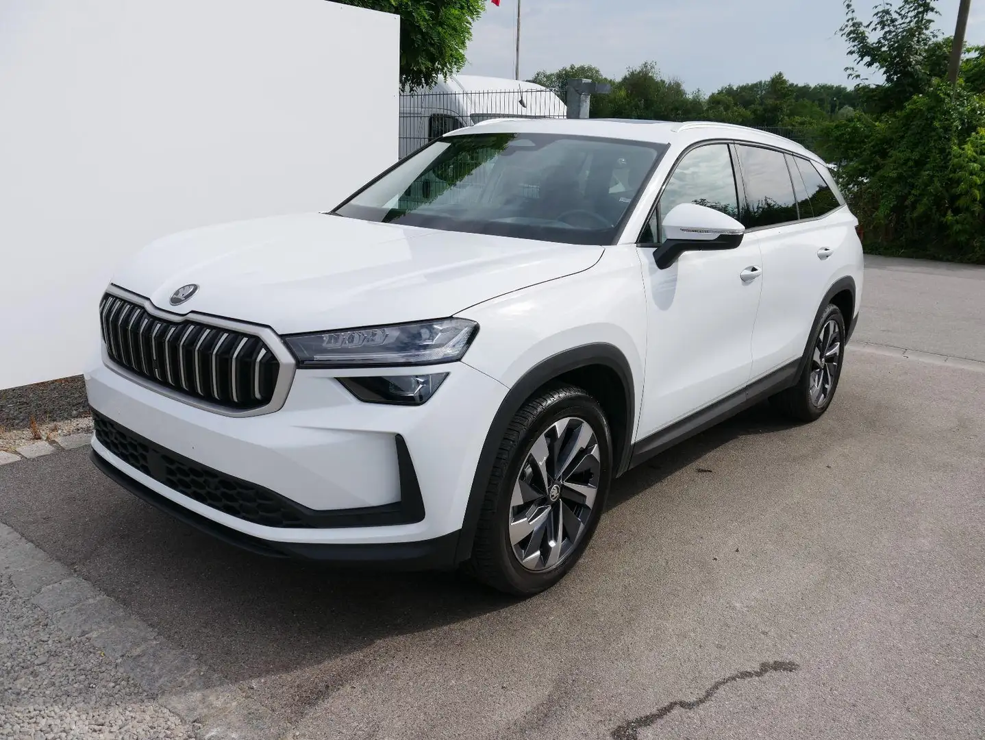 Skoda Kodiaq 1.5 TSI mHEV Selection DSG*NAVI*PDC*KAMERA*LED*SHZ Weiß - 1