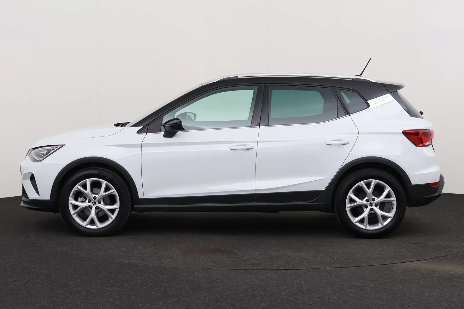SEAT Arona FR 1.0 MT ECOTSI  + CARPLAY + PDC + CRUISE + ALU Blanc - 2