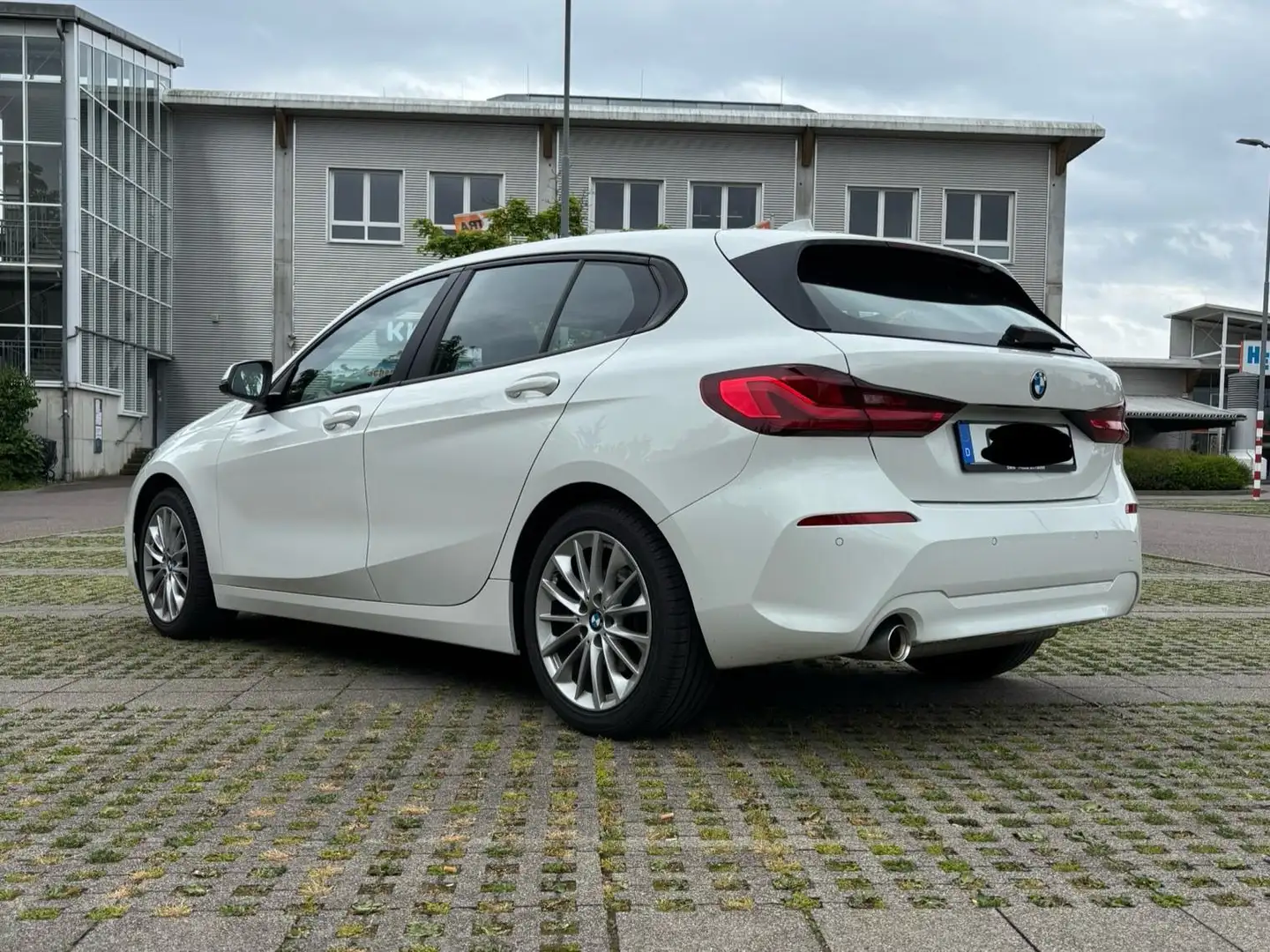 BMW 118 118i Aut. Weiß - 2