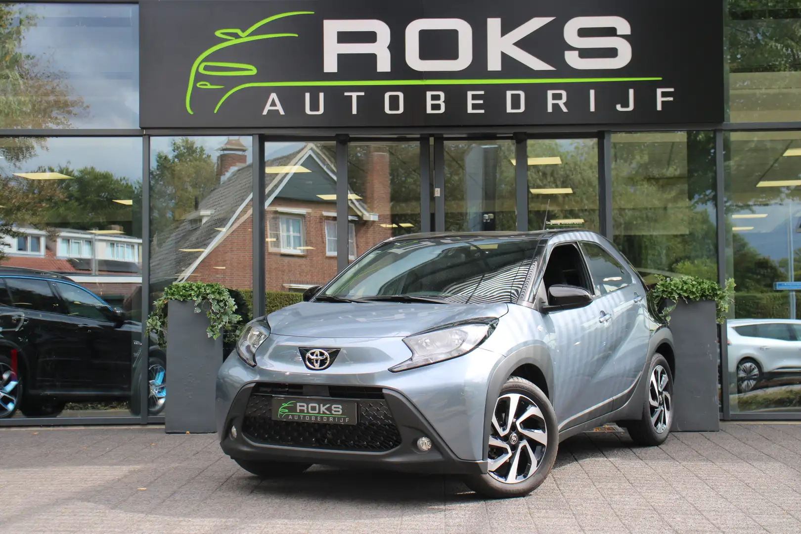 Toyota Aygo X 1.0 VVT-i MT Pulse Two-tone Gris - 1