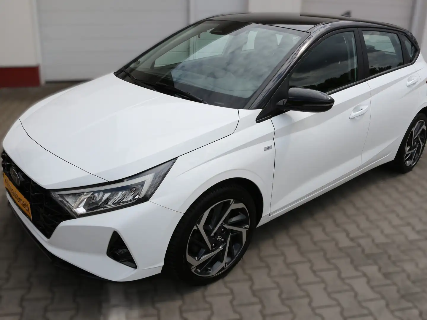 Hyundai i20 Intro Edition Mild-Hybrid Weiß - 1