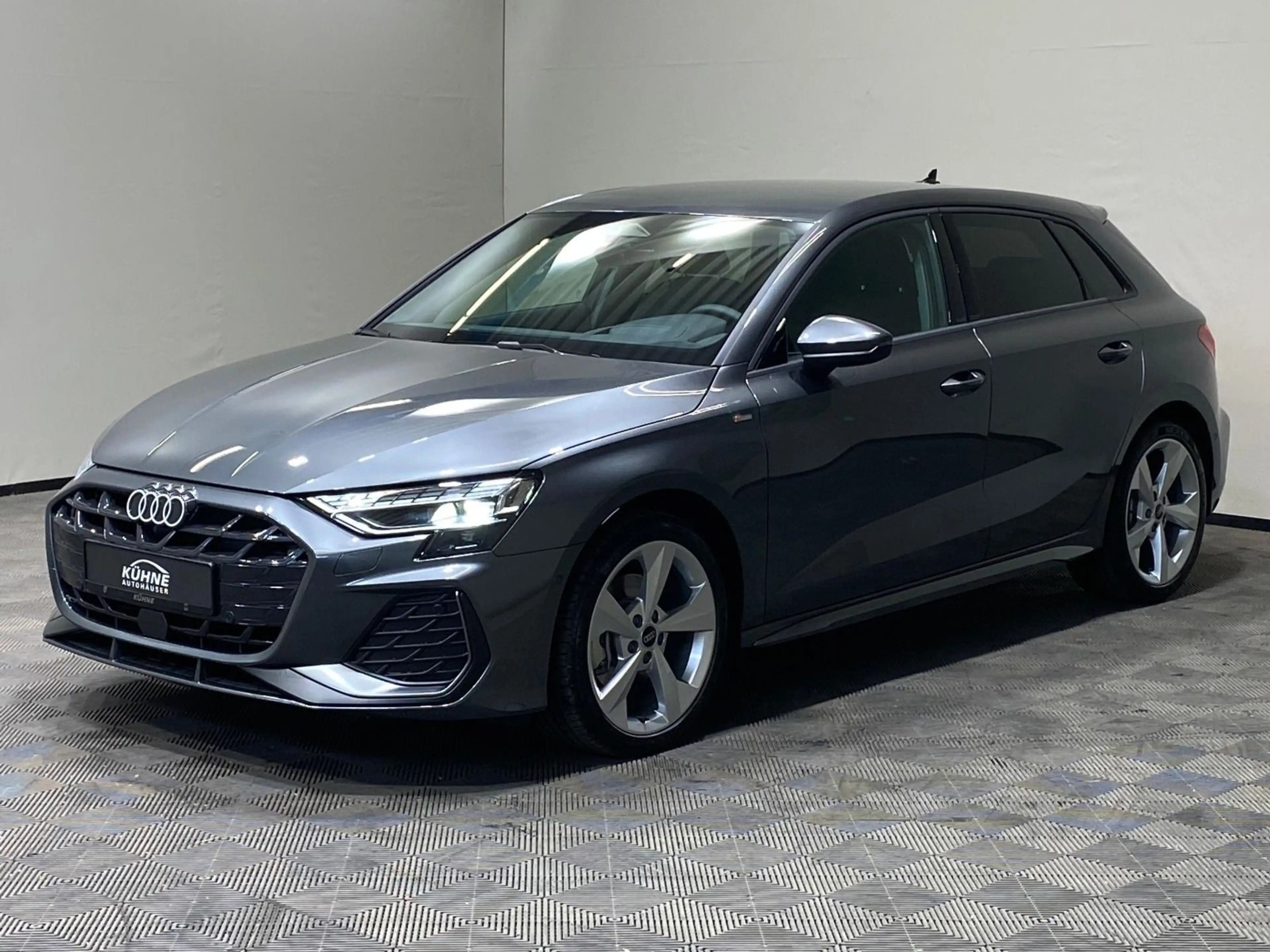 Audi A3 S line TFSI quattro S tronic | NAVI — photo 2