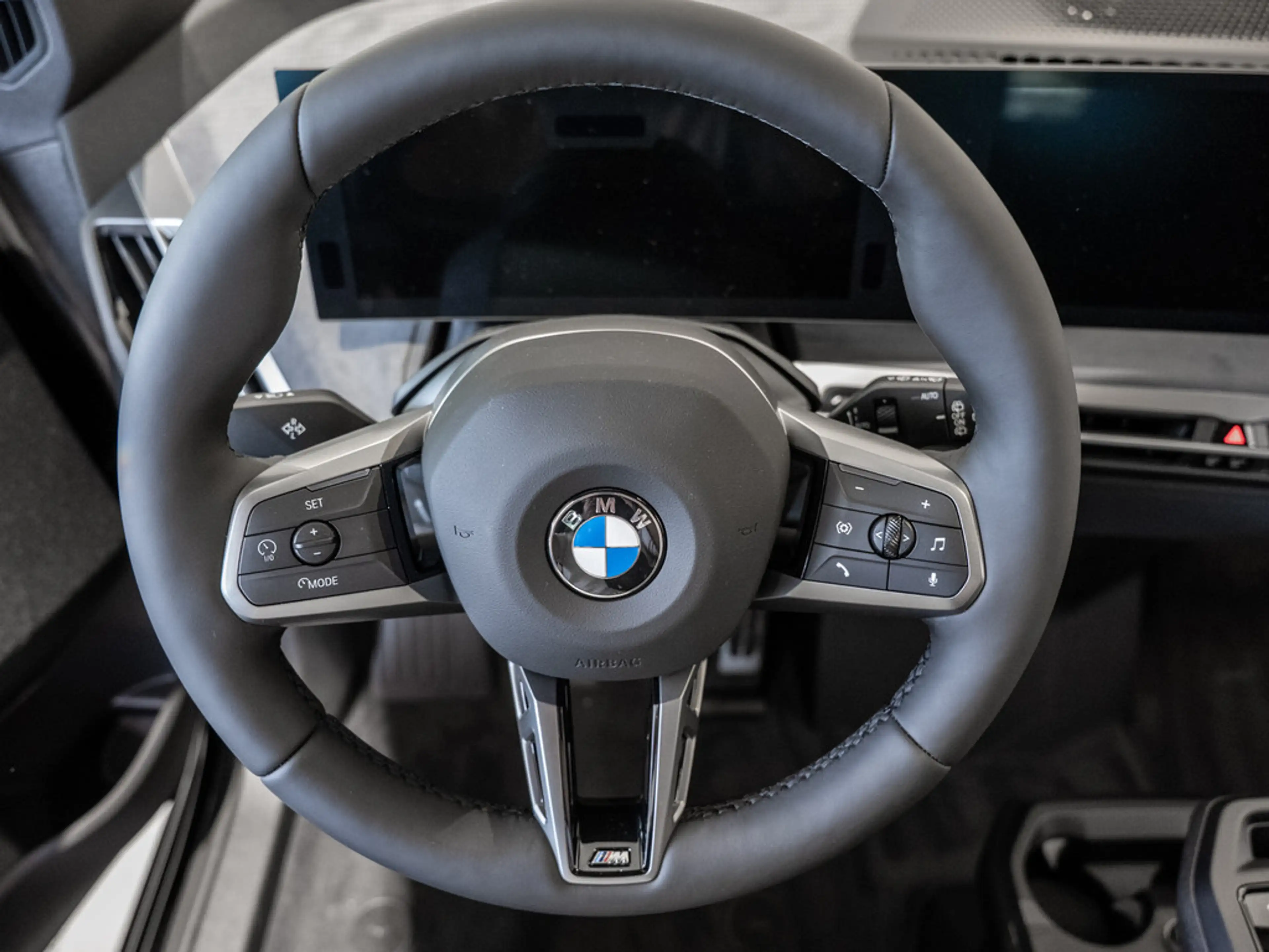 BMW iX xDrive60 M-Sport Pro FACEL. 360° PANO LED — photo 9