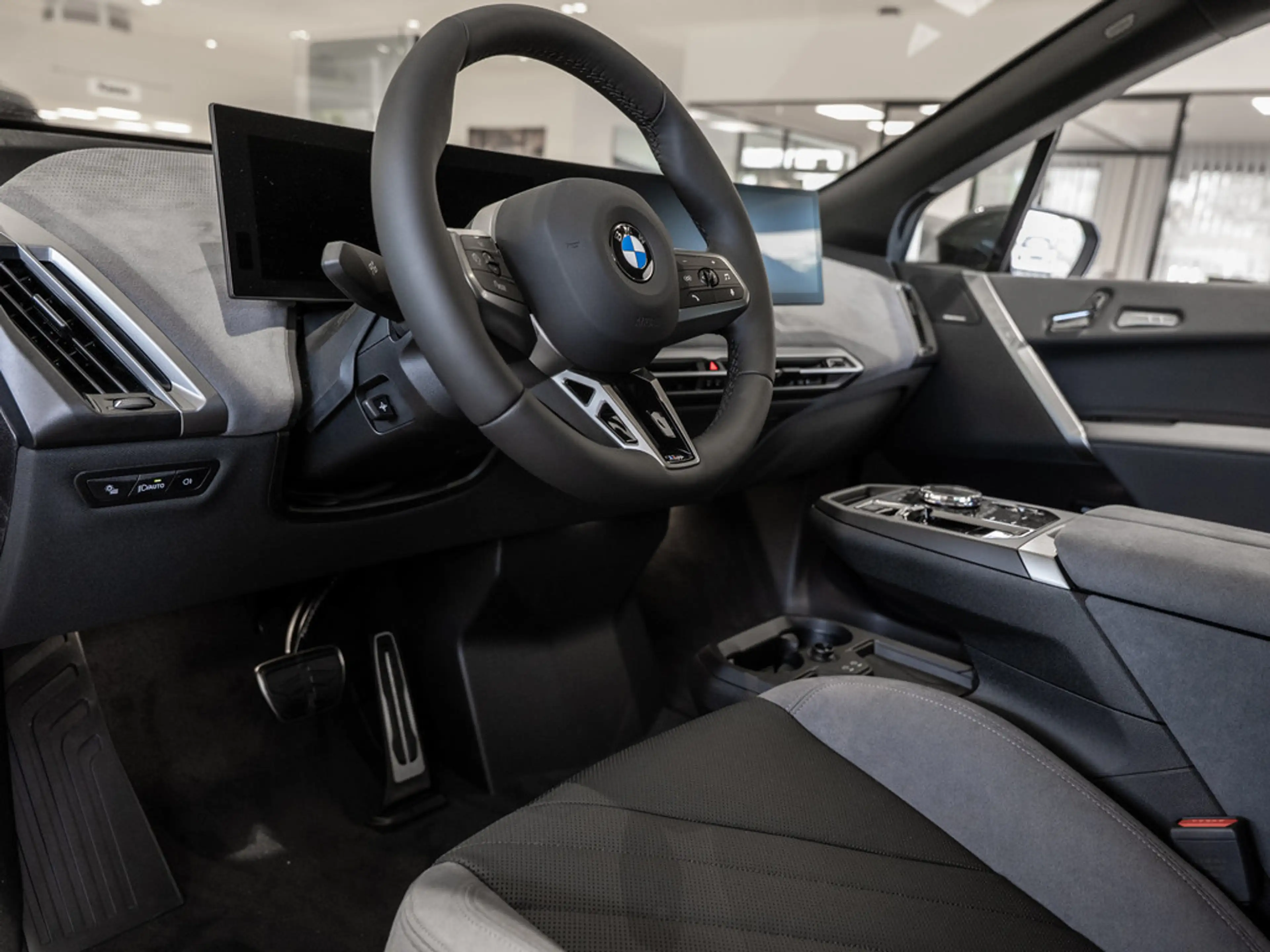 BMW iX xDrive60 M-Sport Pro FACEL. 360° PANO LED — photo 15