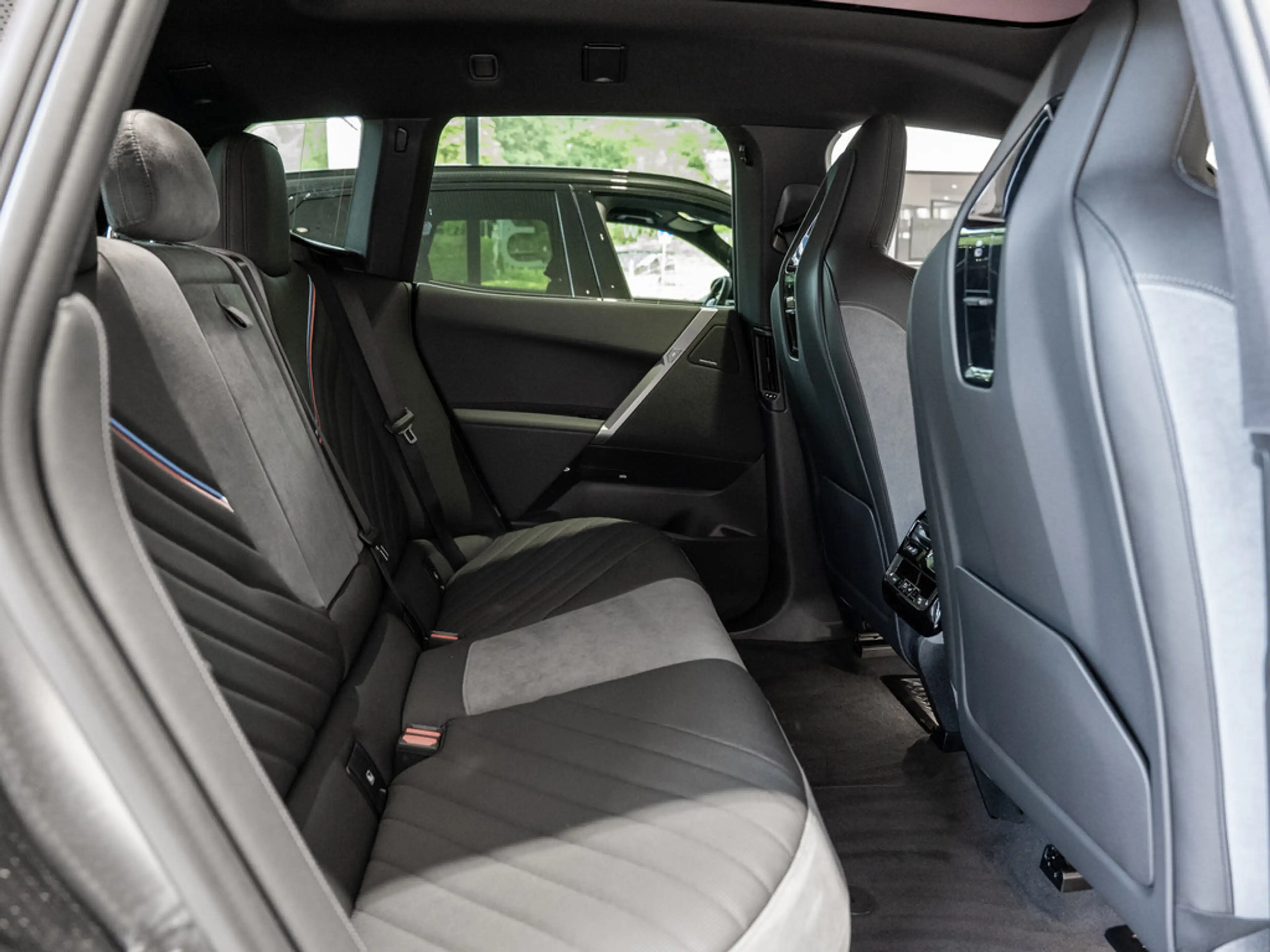 BMW iX xDrive60 M-Sport Pro FACEL. 360° PANO LED — photo 7