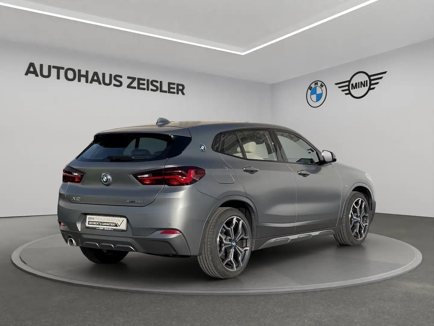 BMW X2 xDrive25e M SPORT X +FROZEN PURE GREY+ Leder Grau - 2