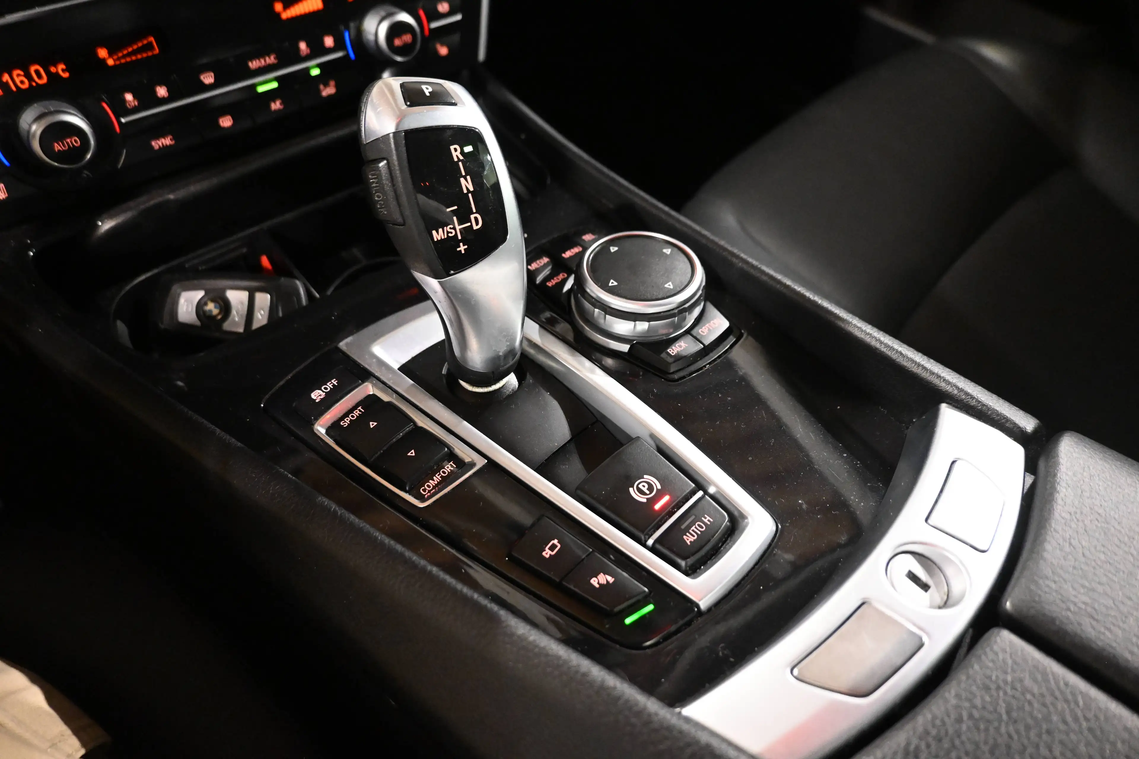 BMW 520 520 GT 520da GT / EURO 6b / CAMERA 360 / CUIR / GPS NAVIGATION / XENON / PDC !! — photo 15