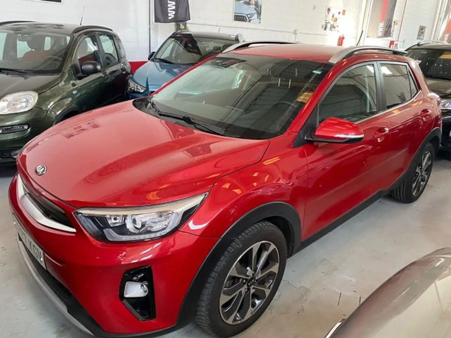 Kia Stonic 1.6CRDi VGT Eco-Dynamic Tech 110 Red - 1