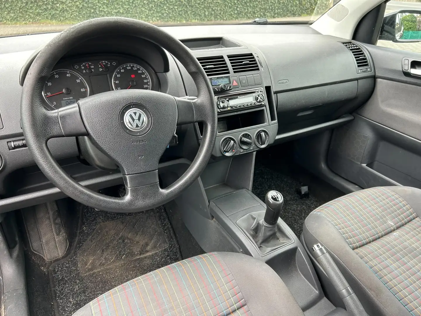 Volkswagen Polo 1.2-12V Optive | airco | Zwart - 2