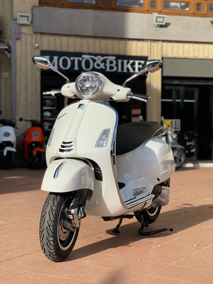 Vespa GTS 300 - 1