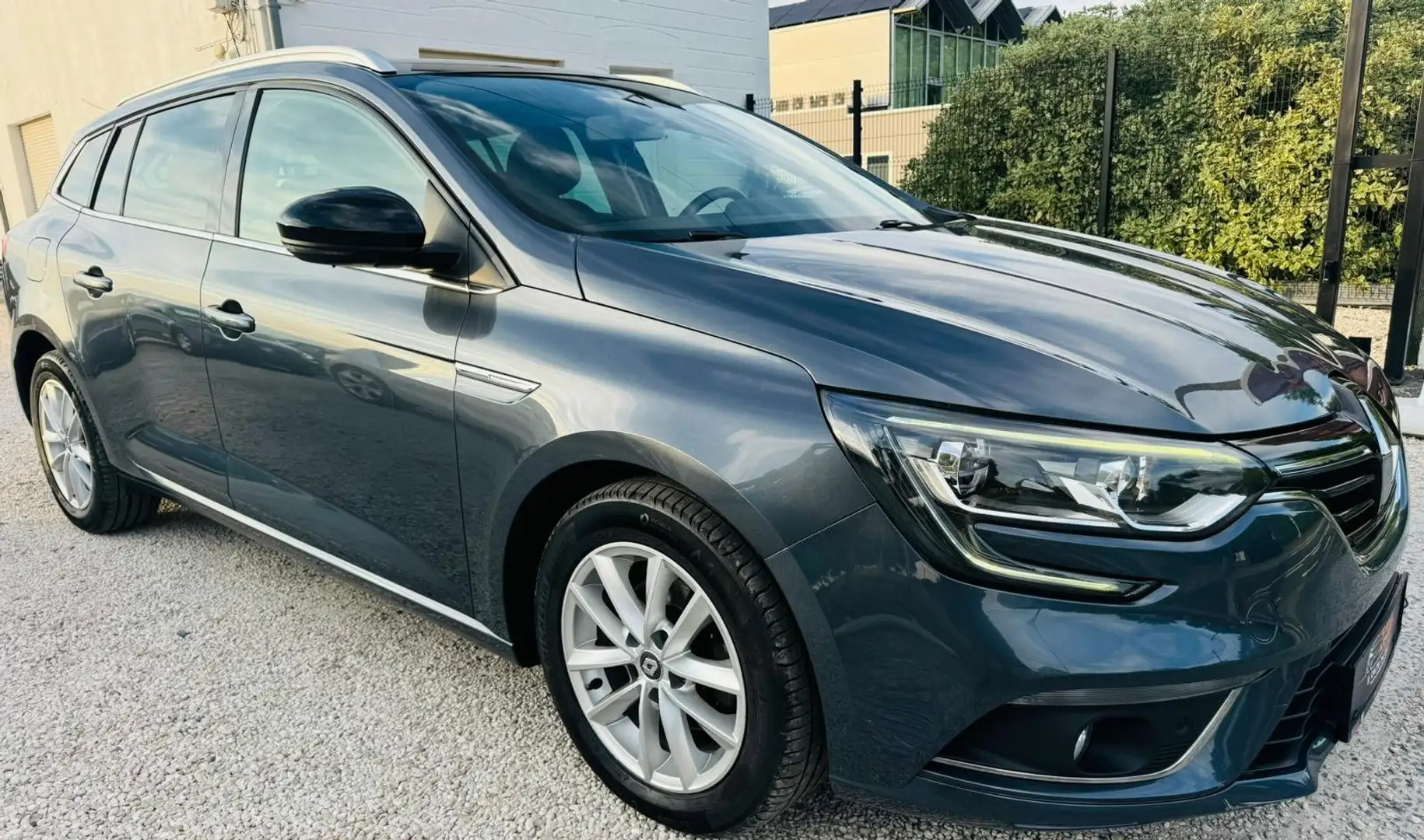 Renault Megane Mégane SW 1.2 TCe Energy Limited garantie 12moi Grijs - 1