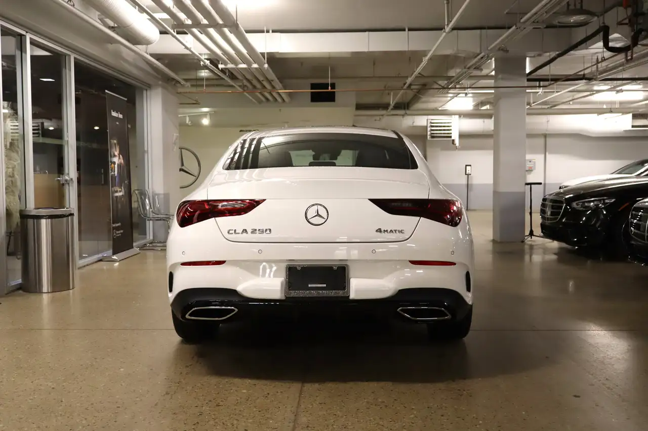Mercedes-Benz CLA снимка Mercedes-Benz CLA