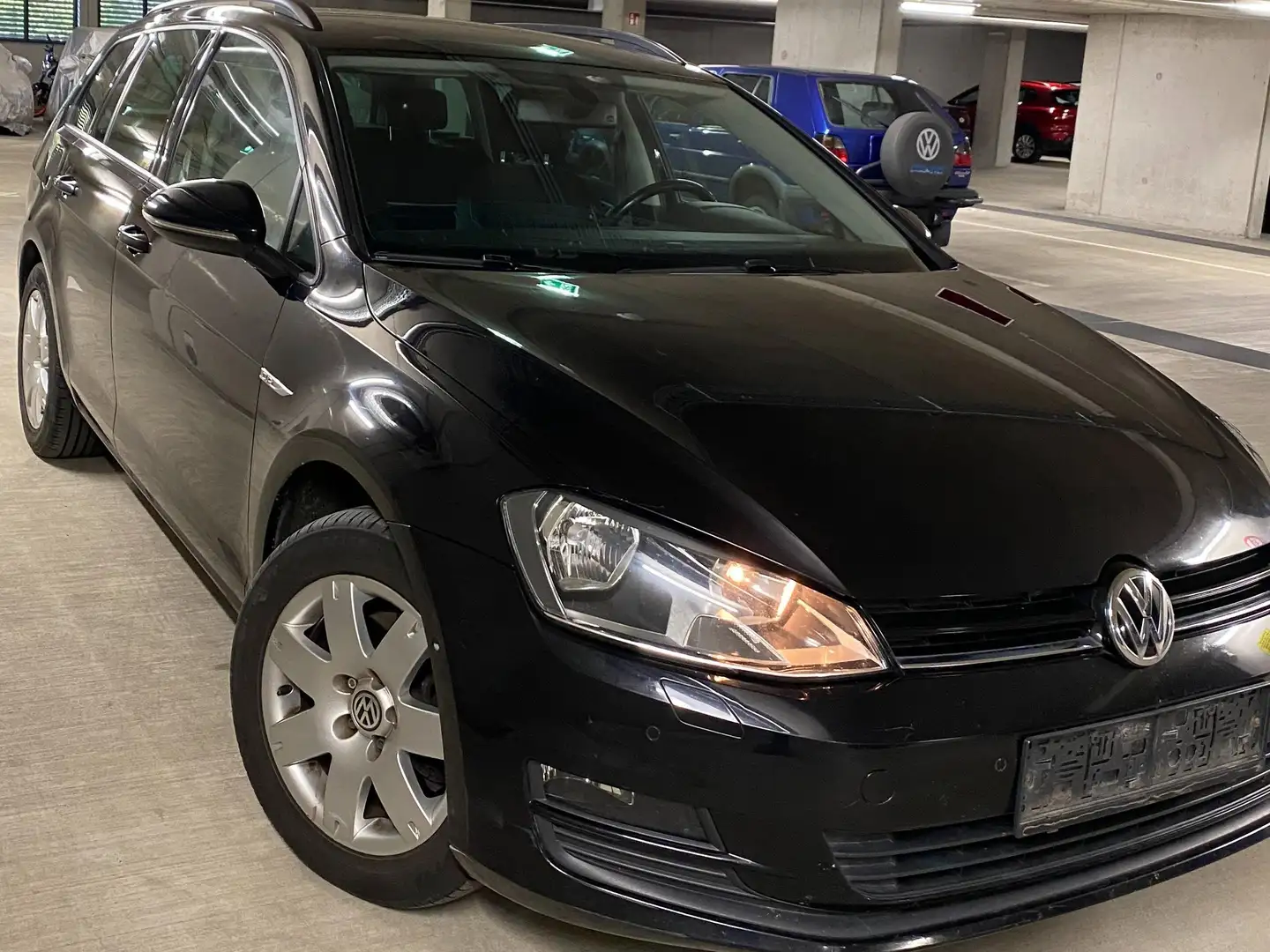 Volkswagen Golf Variant Cup 1,6 TDI Allrad Schwarz - 1