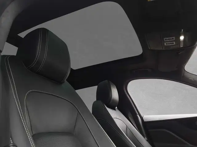 Jaguar F-Pace view 10
