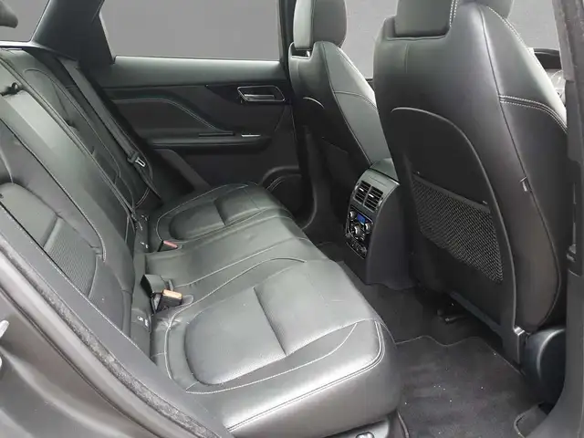 Jaguar F-Pace view 5