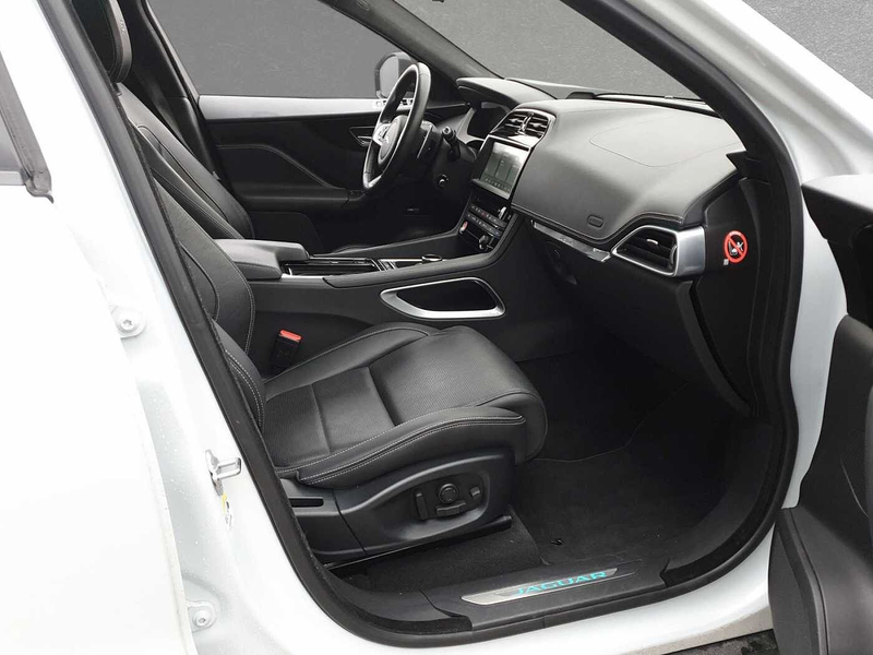 Jaguar F-Pace 30d AWD S — photo 3