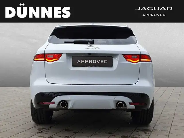 Jaguar F-Pace view 7
