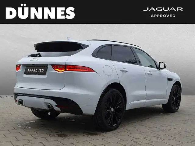 Jaguar F-Pace view 2