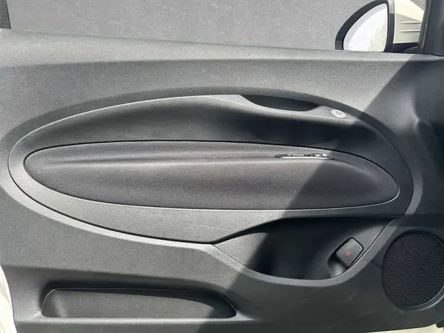 Fiat 500e view 5