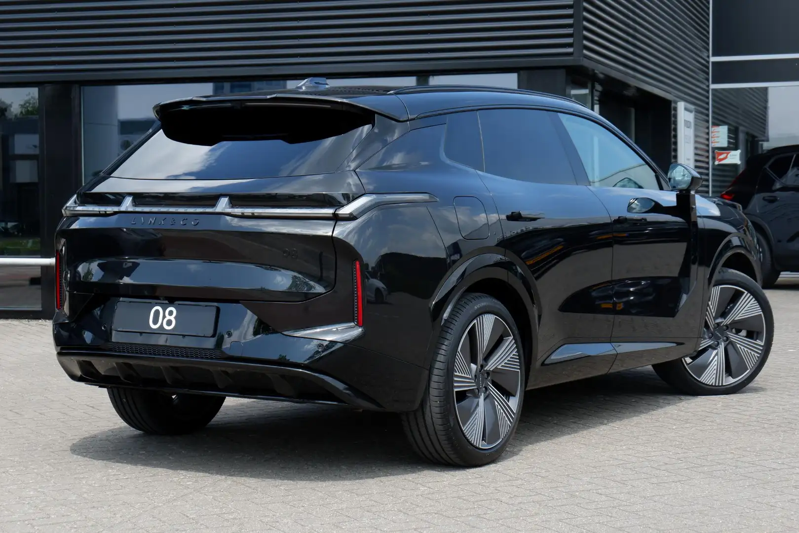 Lynk & Co 08 345PK More | 200km Hybride | Stoelmassage, Verwarm Noir - 2