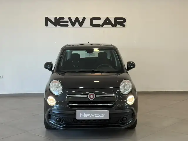 Fiat 500l view 3