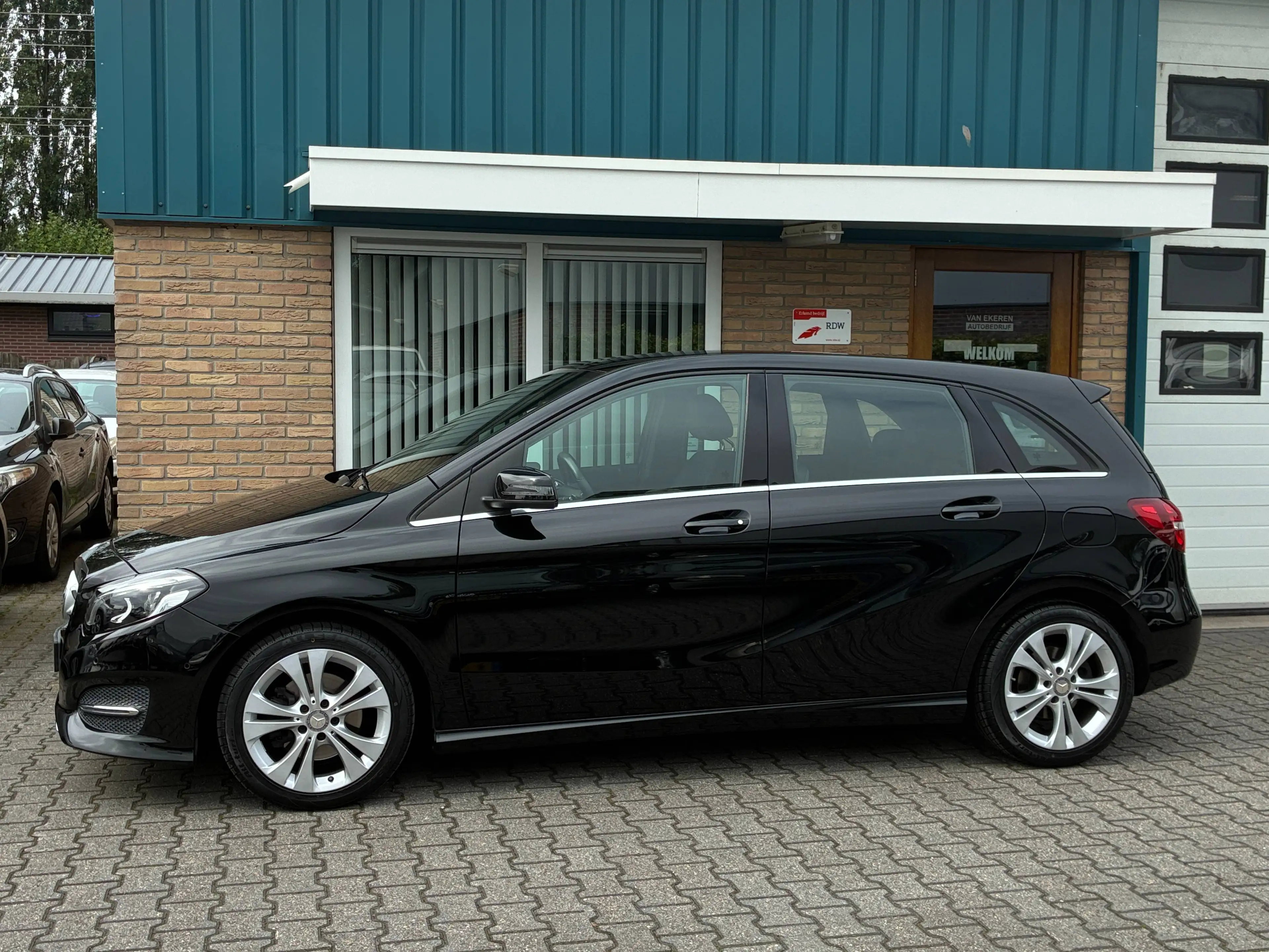 Mercedes-Benz B 180 180 Ambition Automaat Model 2015 — photo 3