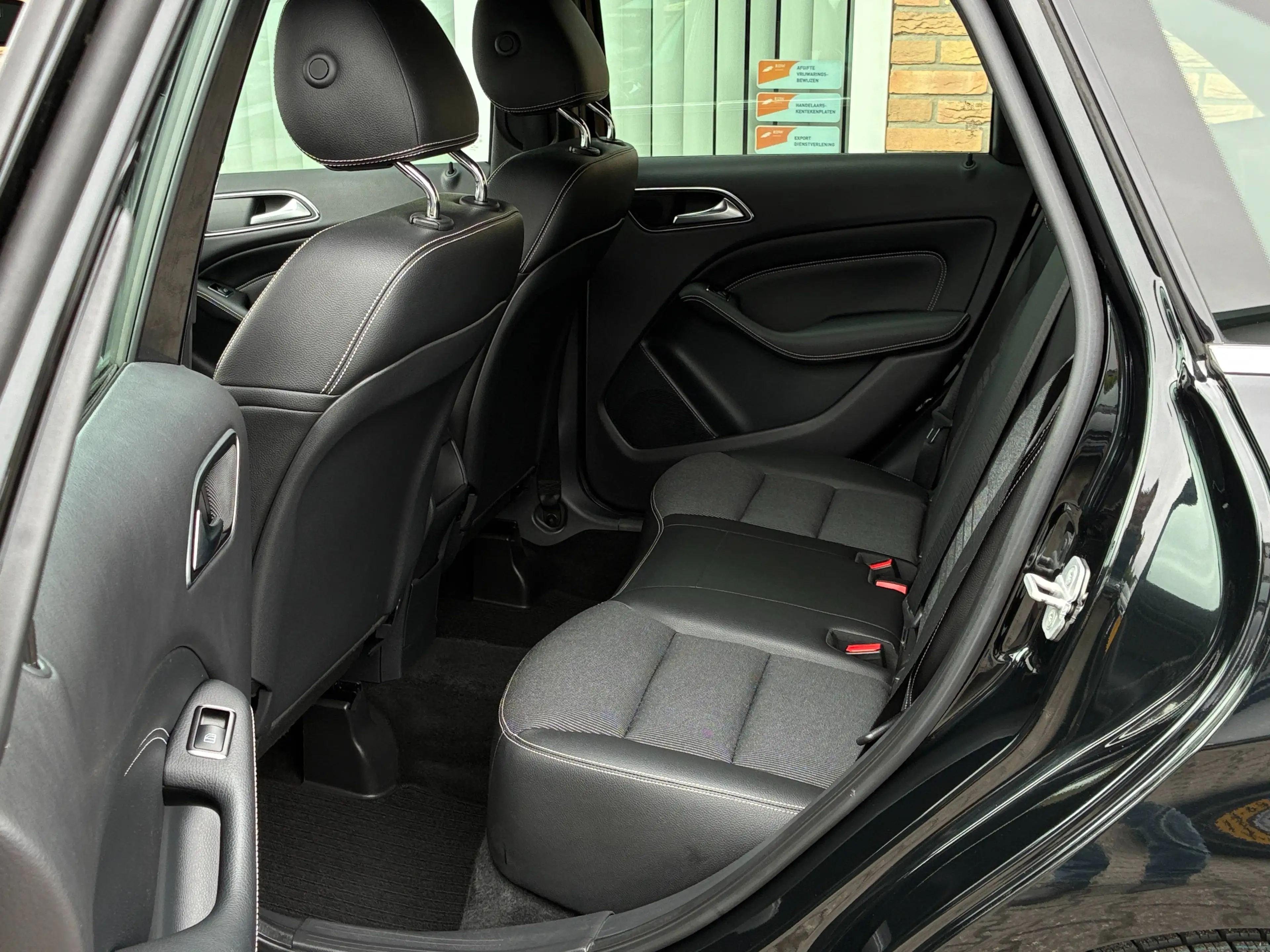 Mercedes-Benz B 180 180 Ambition Automaat Model 2015 — photo 15
