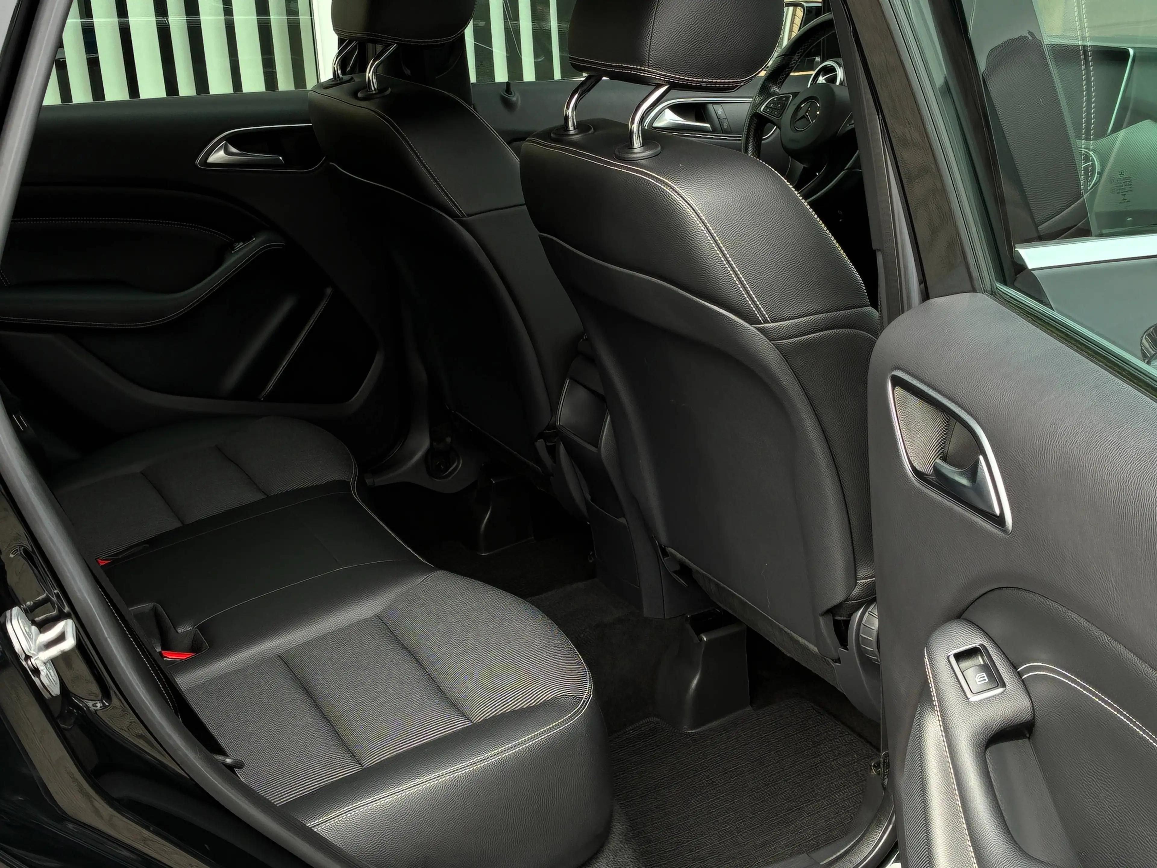 Mercedes-Benz B 180 180 Ambition Automaat Model 2015 — photo 14
