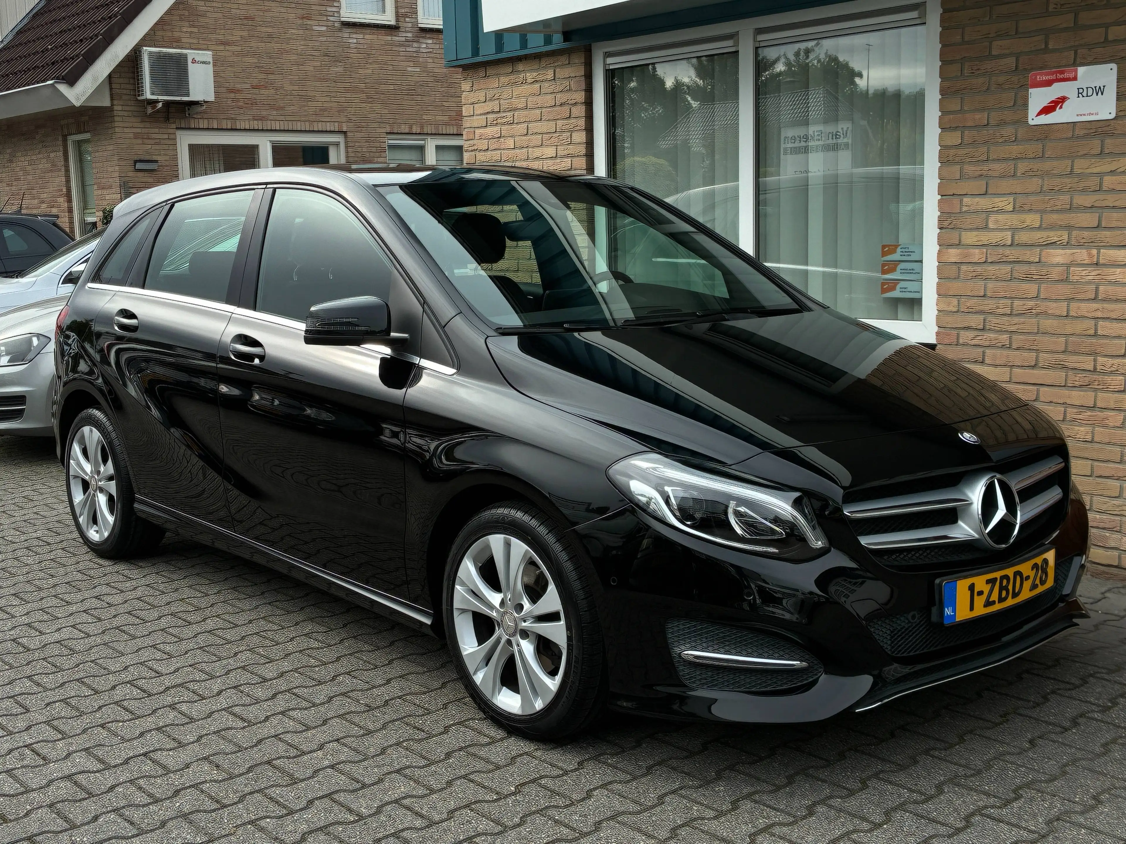 Mercedes-Benz B 180 180 Ambition Automaat Model 2015 — photo 8