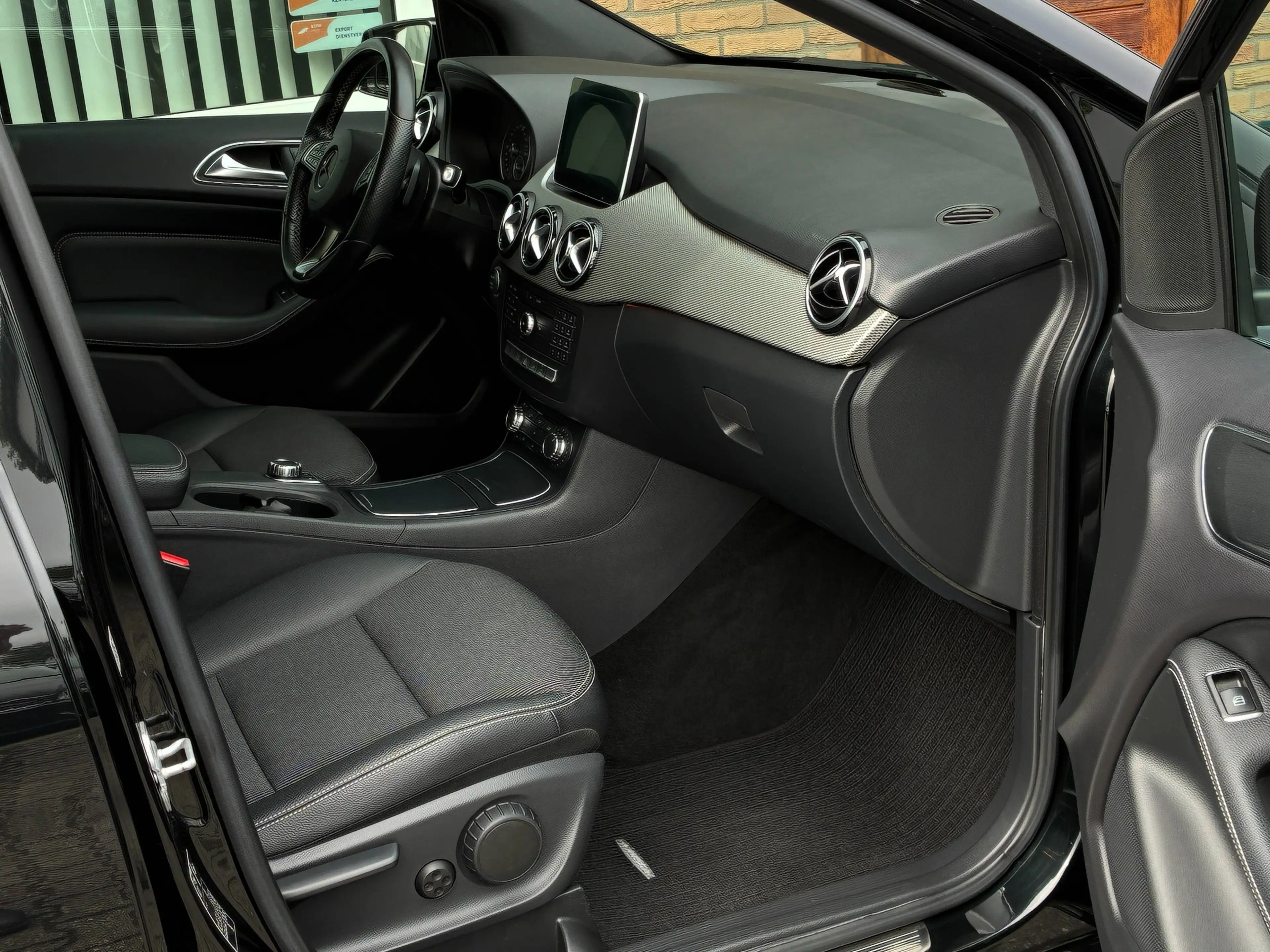 Mercedes-Benz B 180 180 Ambition Automaat Model 2015 — photo 11