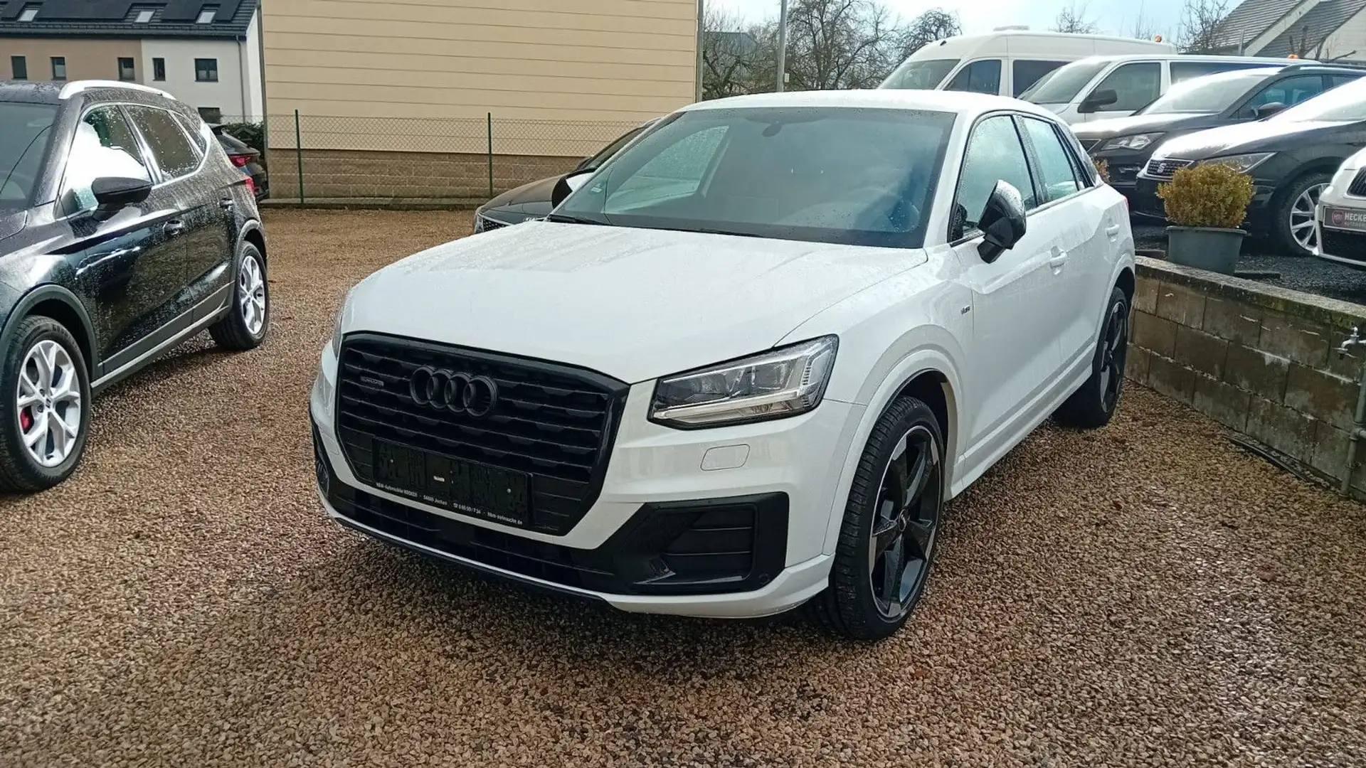 Audi Q2 35 TDI quattro S-Line Sportpacket Plus+19+AHK Weiß - 1