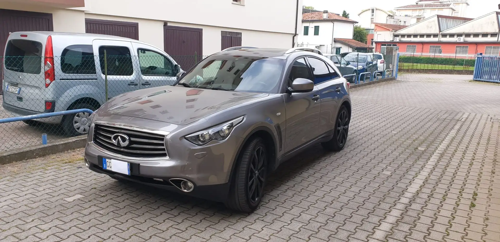 Infiniti FX Fx50s siva - 1