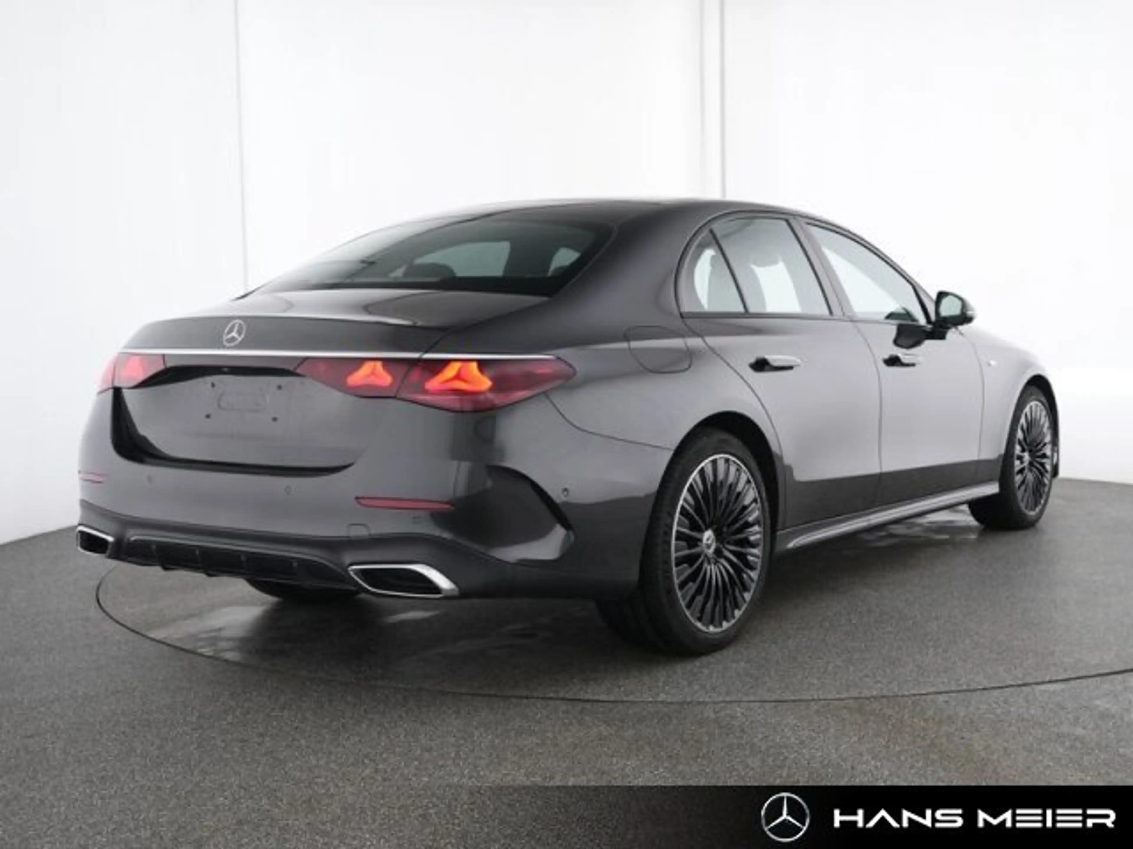 Mercedes-Benz E 400 E 400 e 4M AMG AHK Night Burmester Memory 360° — photo 3