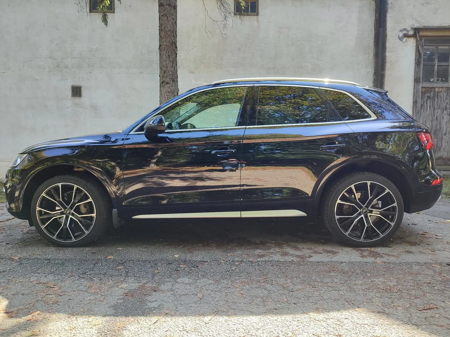 Audi Q5 quattro sport Schwarz - 2