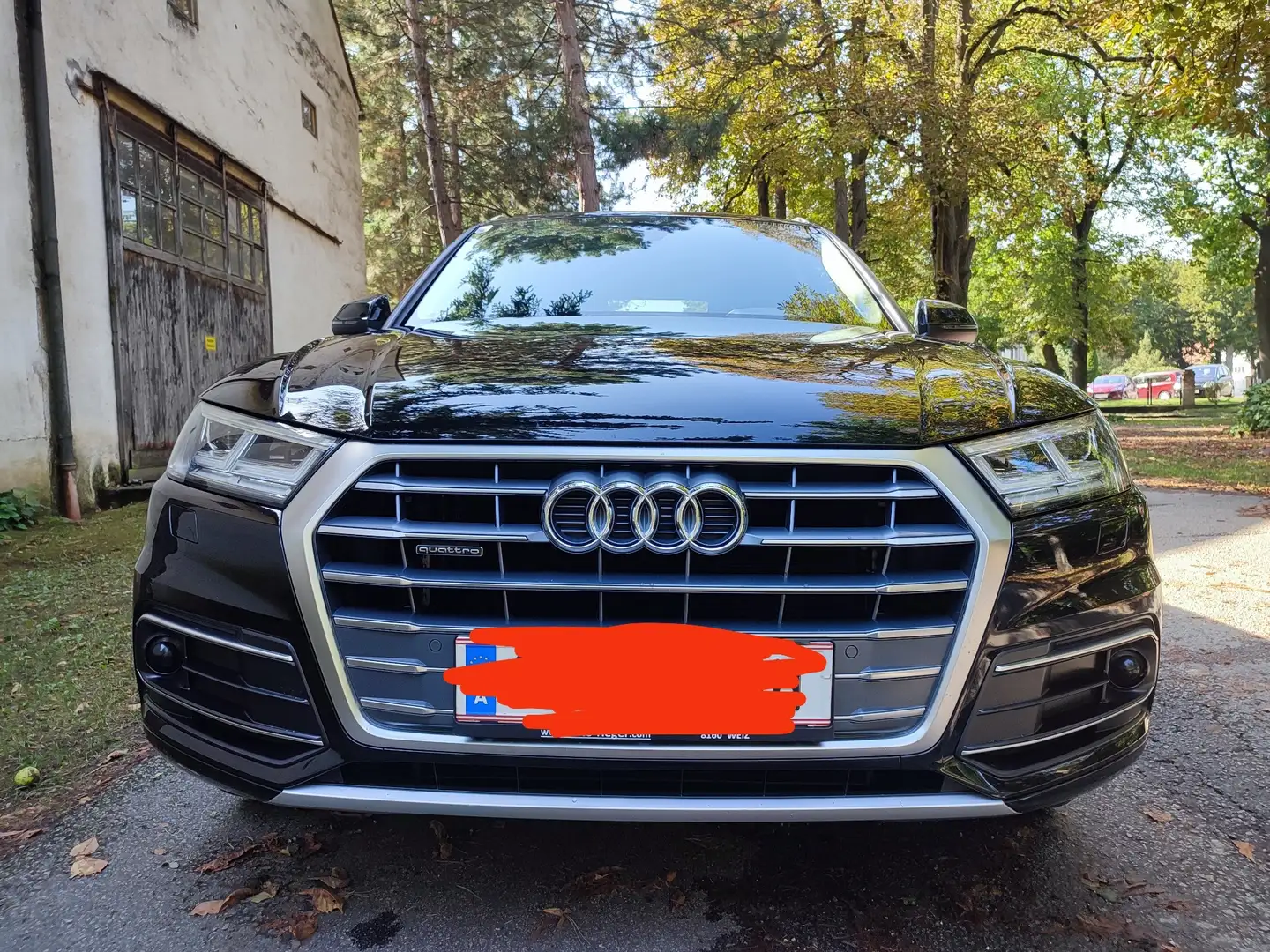 Audi Q5 quattro sport Schwarz - 1