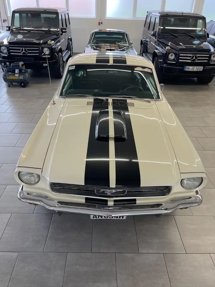 Ford Mustang Fastback , restauriert, Top Zustand, foto 3
