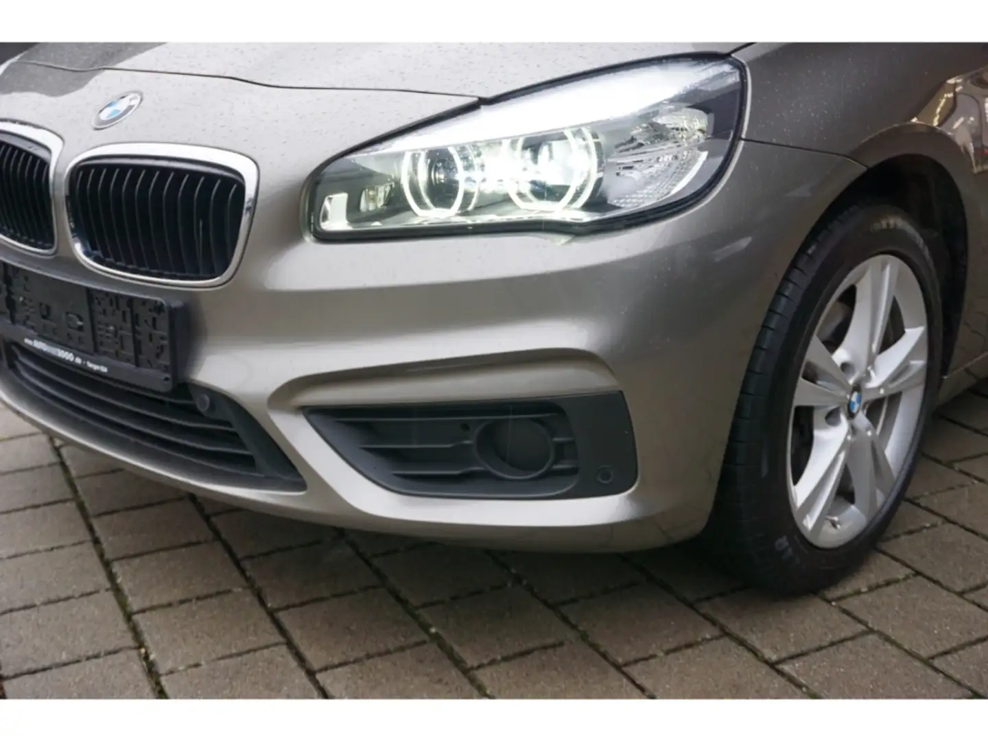 BMW 220 Active Tourer Aut. Navi LED Kamera Pano 17'' LM Kl Silber - 2
