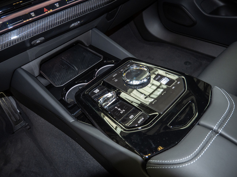 BMW 550 e xDrive M-Sport HYBRID 360° SITZBELÜFTUNG — photo 13