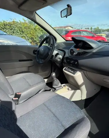 Renault Twingo view 8