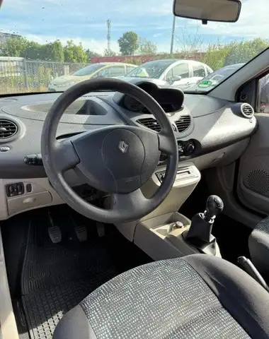 Renault Twingo view 7