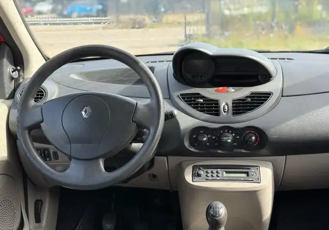 Renault Twingo view 5