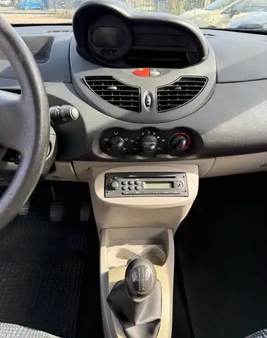 Renault Twingo view 9