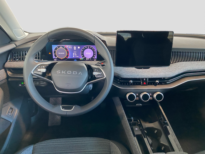 Skoda Superb Combi Selection 2,0 TDI AHK Fahr+ Assist+ — photo 6
