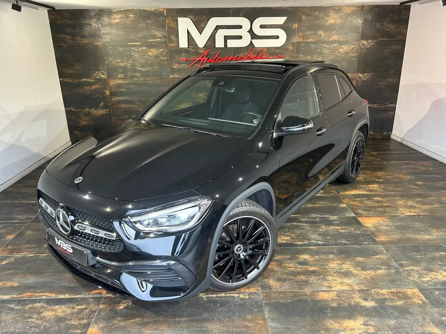 Mercedes-Benz GLA 250 e PHEV AMG Line*TOIT PANO*LED AMBIANCE*CLIM-BIZONE Schwarz - 1