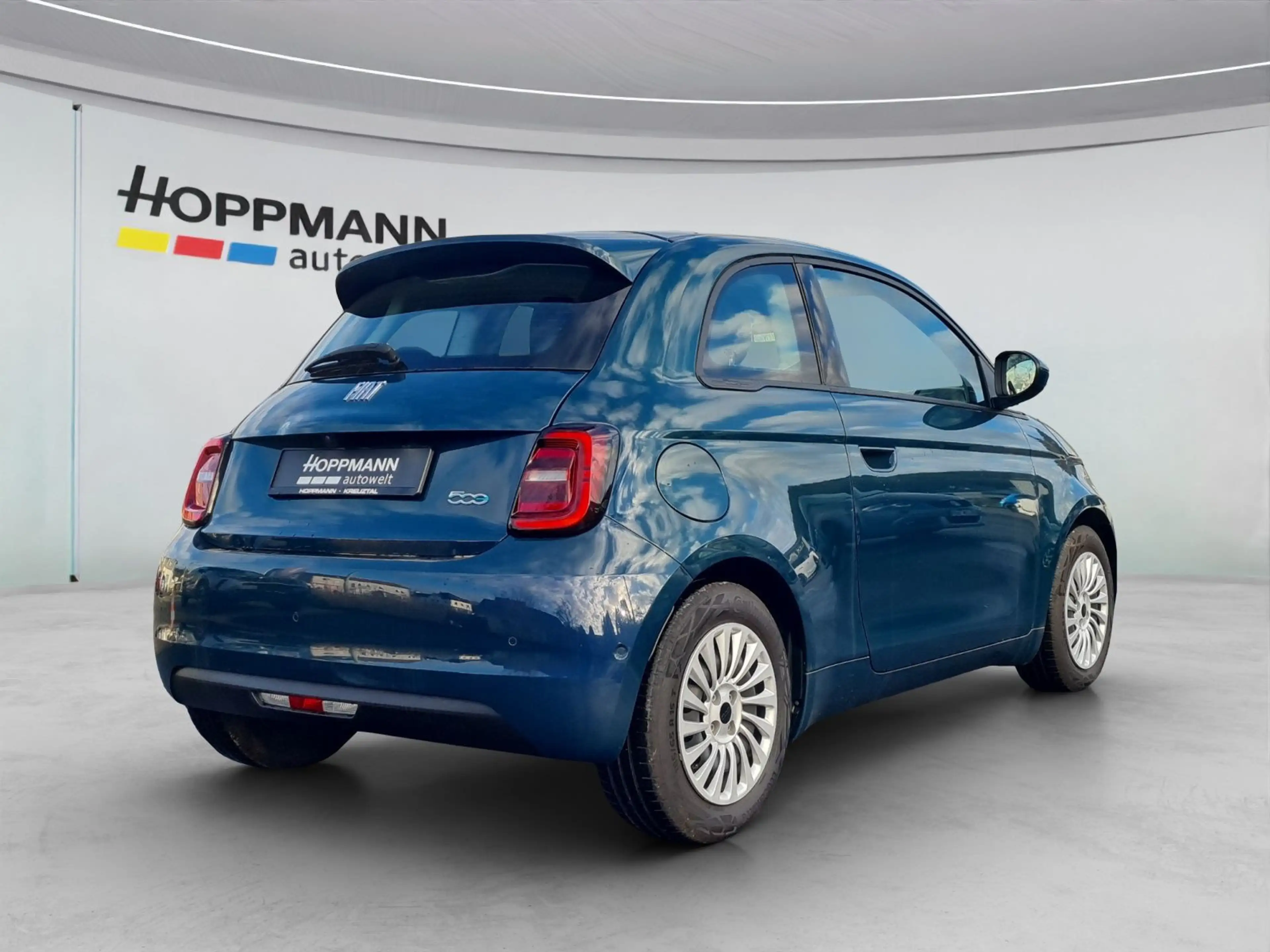 Fiat 500e RENT *SHZ*PDC*KAMERA*TEMPOMAT* — photo 3