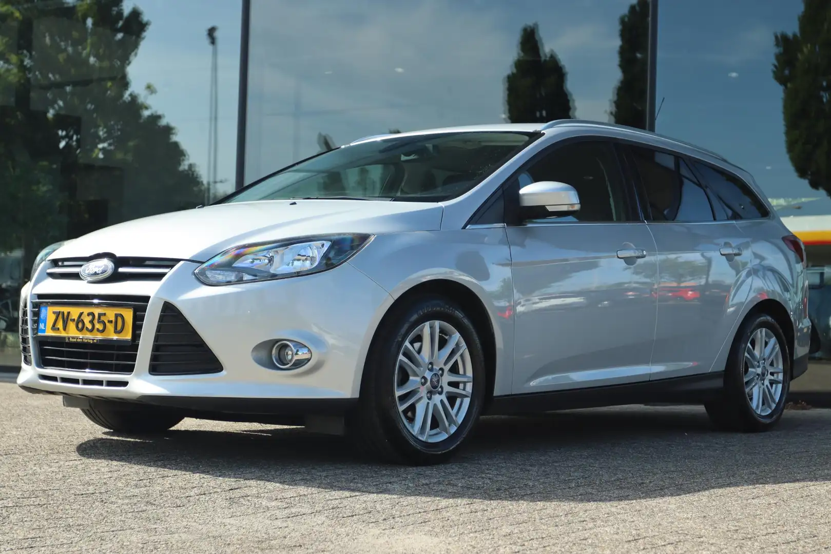 Ford Focus WAGON 1.6 TI-VCT TITANIUM AUT. | VOORRUIT VERW. | Grijs - 1