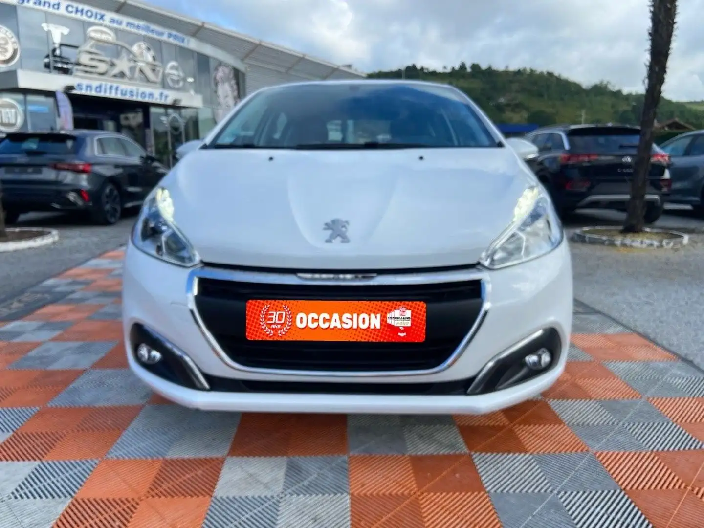 Peugeot 208 PureTech 82 ACTIVE Business GPS Radar Anti-Brouill Blanc - 2