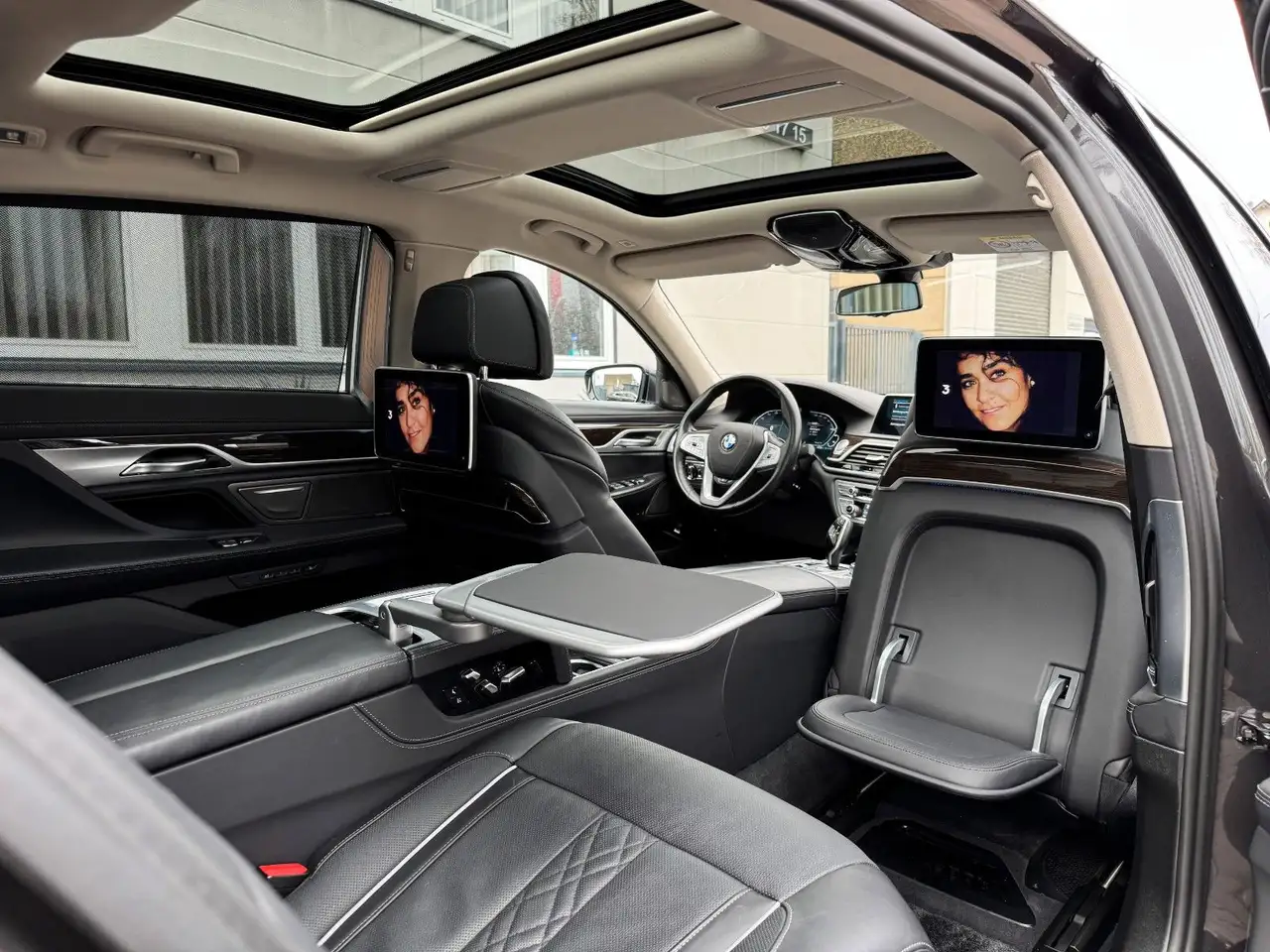 BMW 745