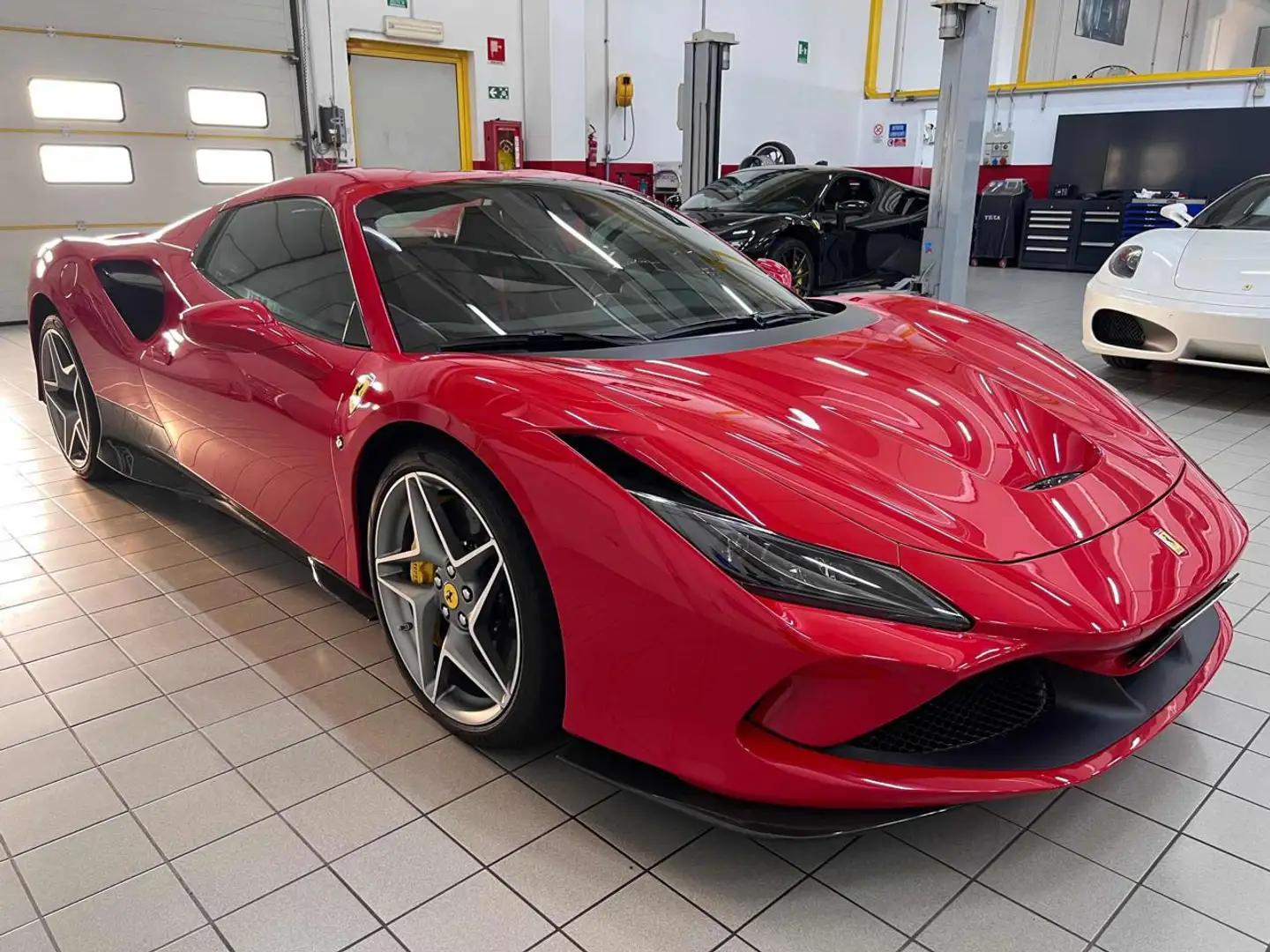 Ferrari F8 Spider Spider Rosso - 2